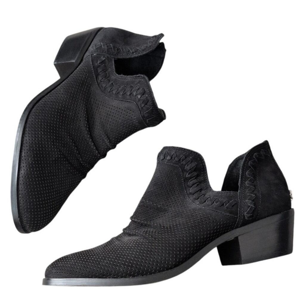 Vince Camuto Black Suede Cutout Ankle Boots Low Block Heel Sz 9.5 - Picture 2 of 5